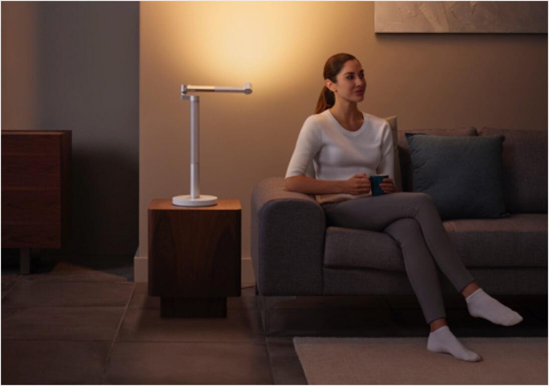 Dyson Lightcycle Morph™ light reflecting light off wall